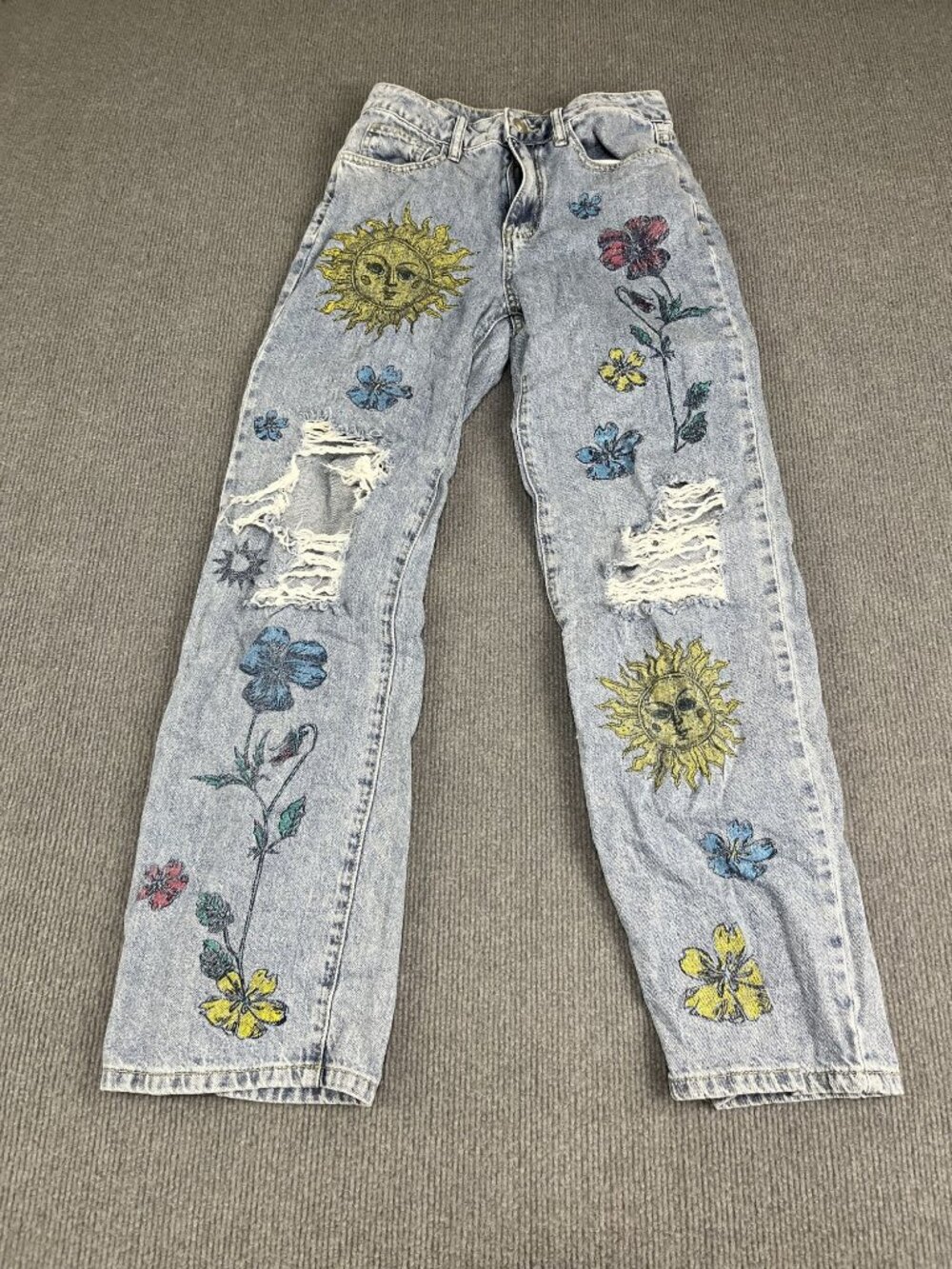 Rue21 Womens Distressed Jeans Sun & Floral Graphic 4 Light Wash